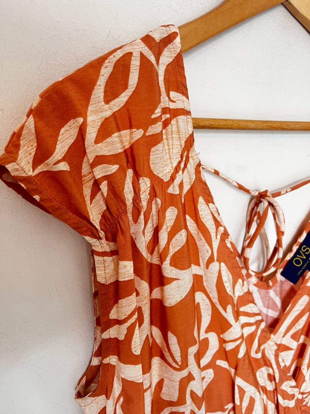 Women's V-Neck Orange Leaf Print Midi Dress - Picture 5 of 9